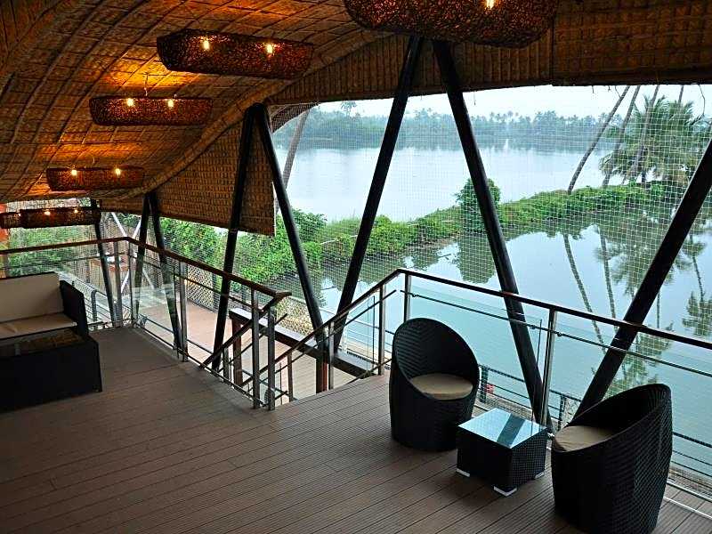 Aquatic Island by Poppys, Cochin