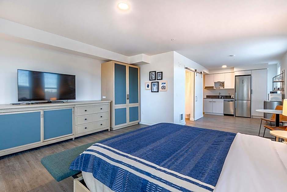 Marina Square Suites