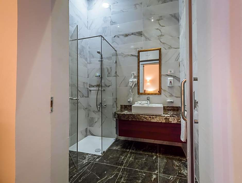 1920s Boutique Hotel and Restaurants