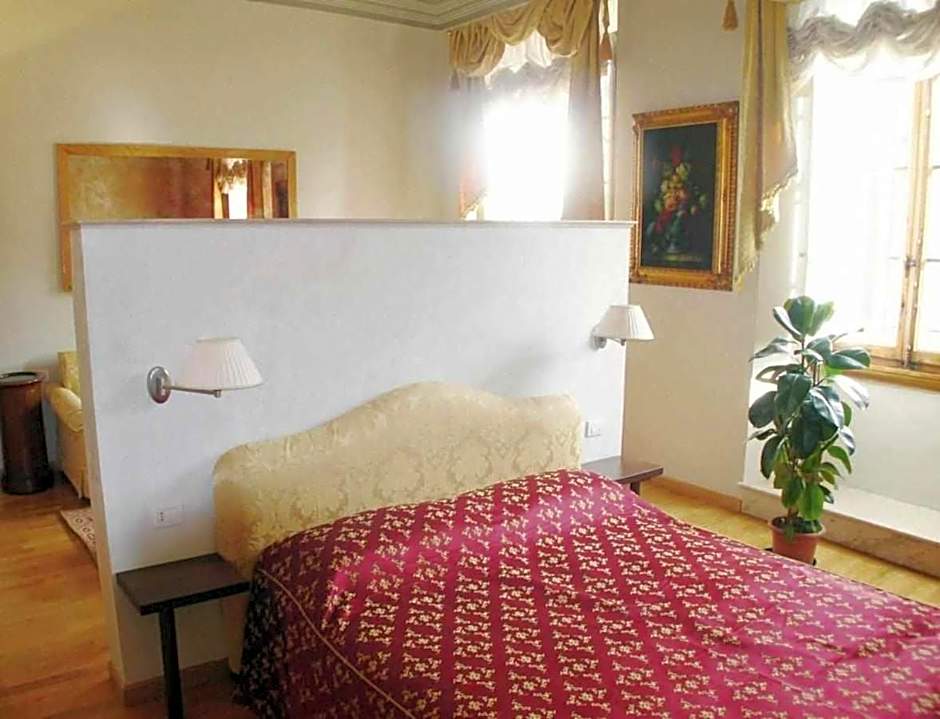 Tornabuoni La Petite Suite