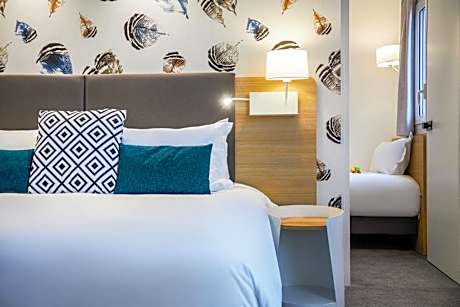 Standard Room with One King Bed and Two Single Beds