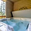 Ski In & 15 Minute Walk to the Lifts Hot Tub AC Pet Friendly