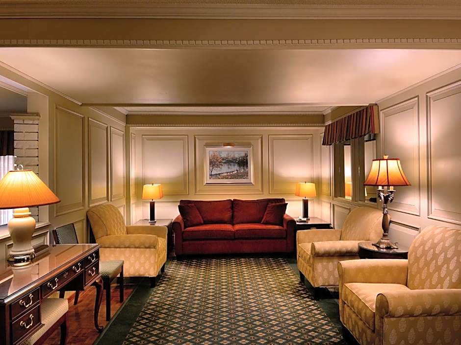 Royal Scot Hotel & Suites, Trademark Collection by Wyndham