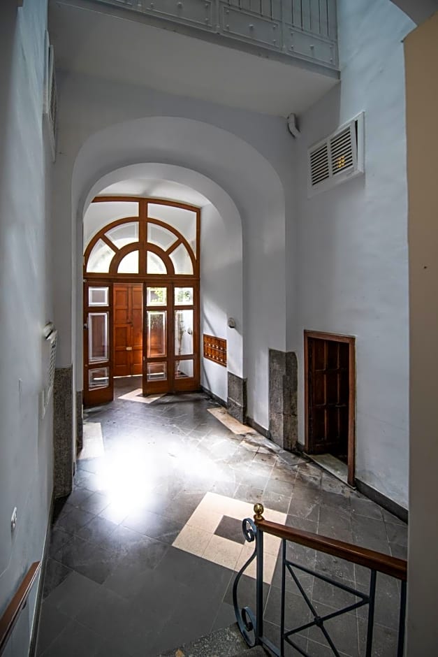 Qu4ttro I D'Angleterre Guest House