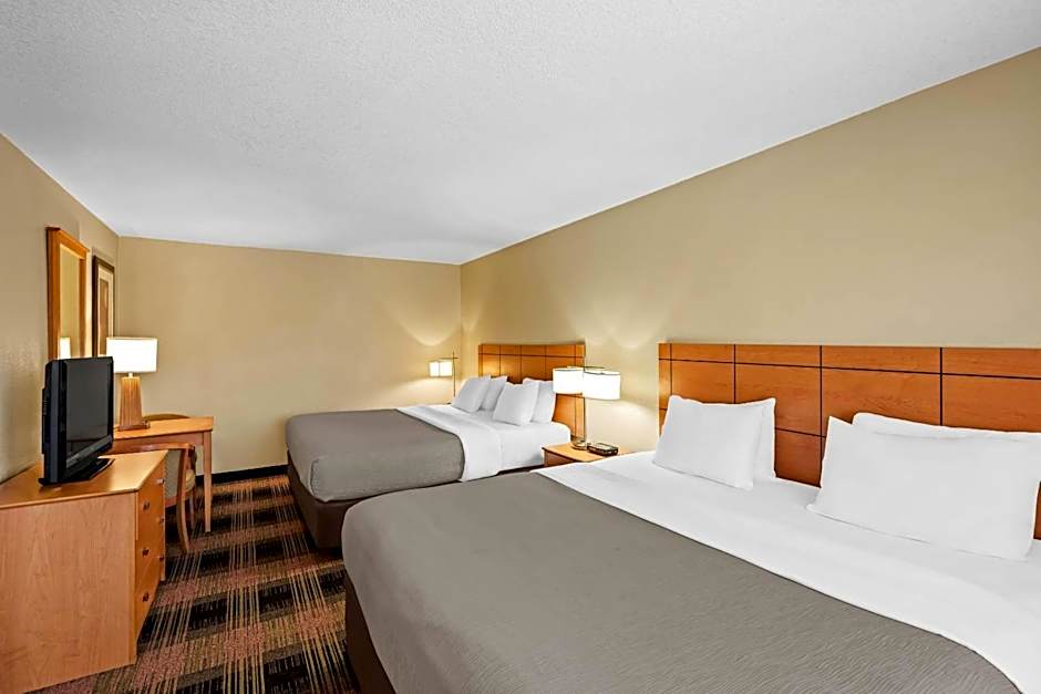 Quality Inn & Suites Des Moines Airport