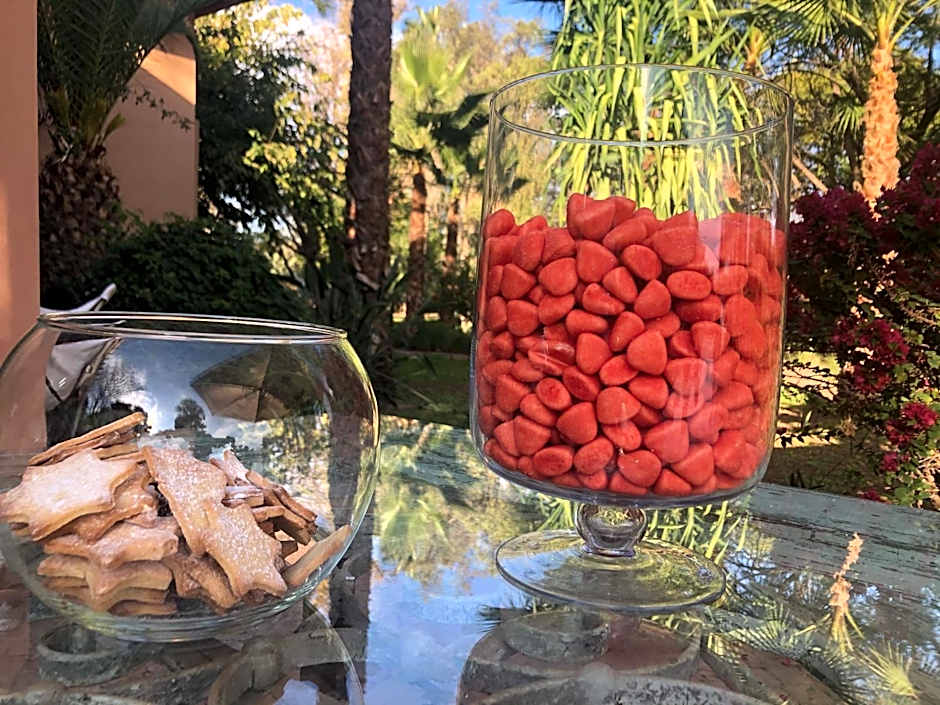 La Vie En Rose - Horses & Dogs House