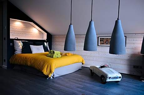 Apartment with Balcony - Lake View