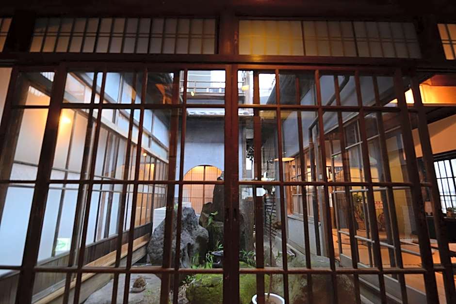 Taketa Ekimae Hostel cue