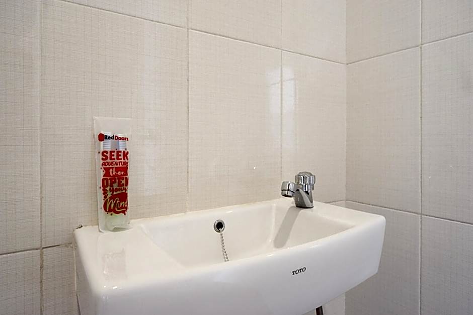 RedDoorz near Exit Tol Banyumanik 2