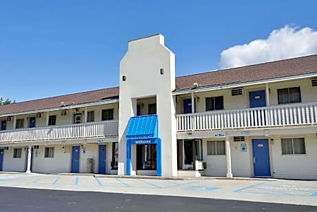 Travelodge by Wyndham Brattleboro VT