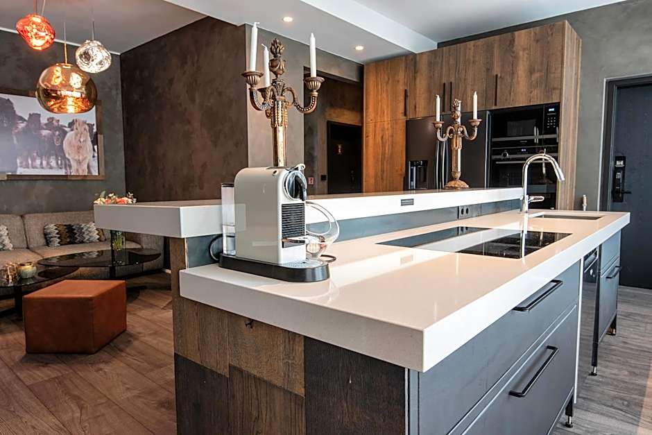 B14 Apartments & Rooms
