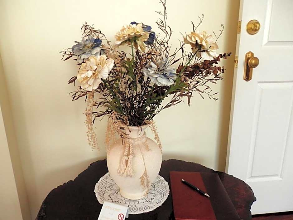 The Hideaway Luxury B&B Retreat