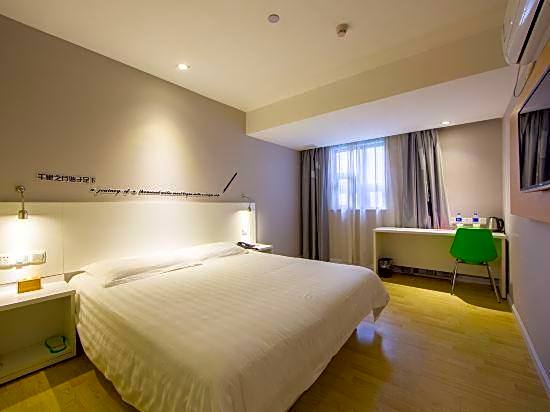 Motel 168 (Guangzhou Hualin International Jade City)