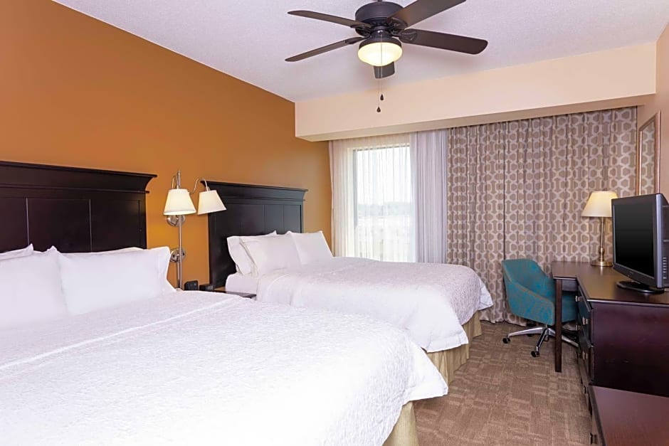 Hampton Inn By Hilton And Suites Cleveland-Airport/Middleburg Heights