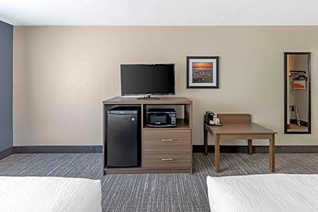 2 Queen Beds Suite Nonsmoking