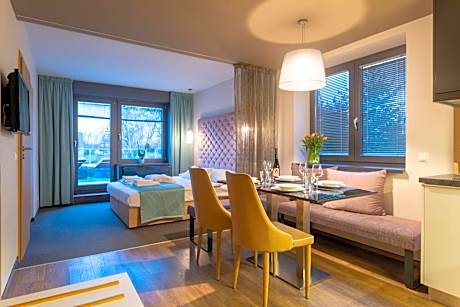 Superior One-Bedroom Apartment with Jacuzzi