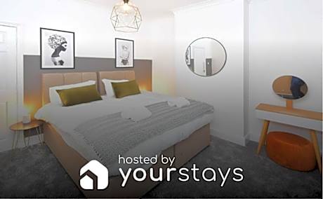 Stunning 3 Bed with Ultra Modern Kitchen, BOOK NOW