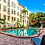 Renovated studio in the heart of Palm Beach - free parking, security box
