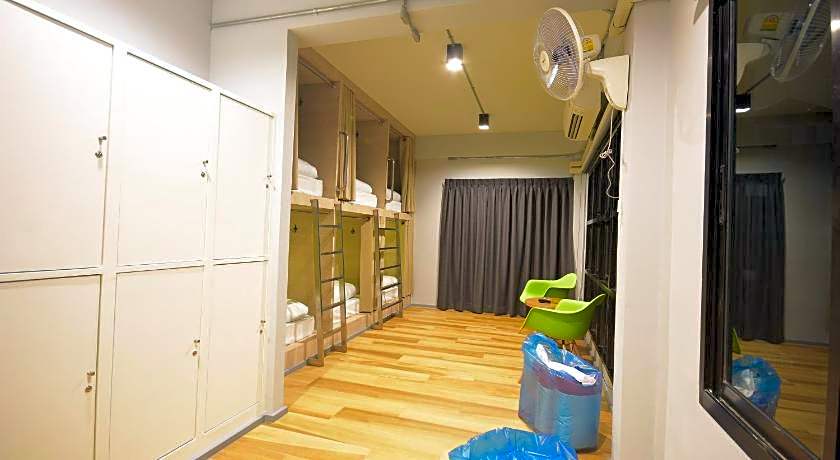 The Chatbox Silom Hostel