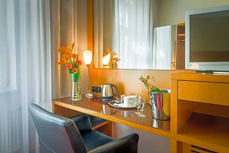 Standard Double Room with Extra Bed