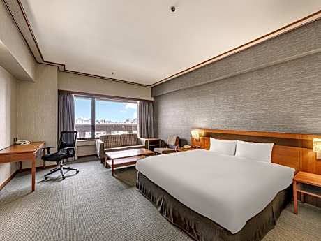Double or Twin Room (Check-in after 20:00)