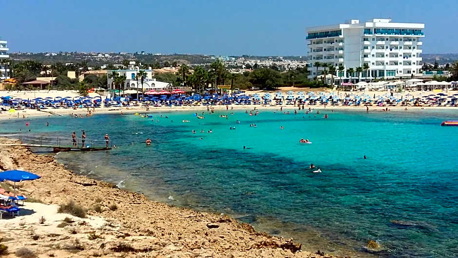 Christopher's Sandy Beach Suites
