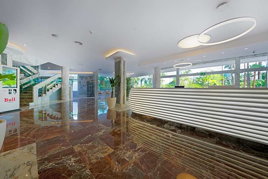 BULL Eugenia Victoria & SPA