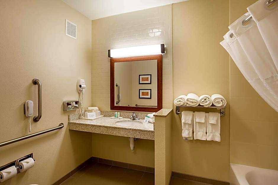 Comfort Suites Lincoln North