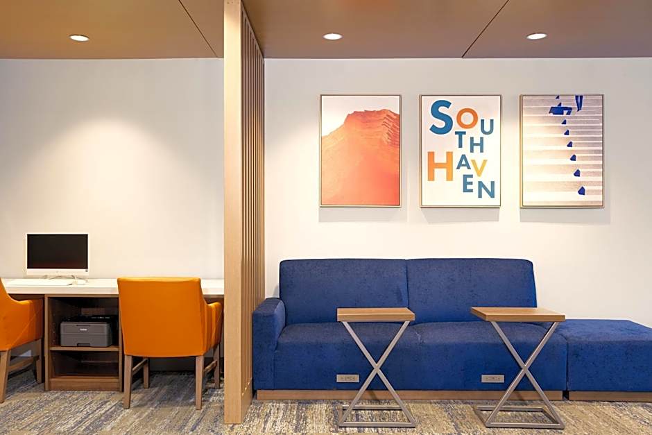 Holiday Inn Express Garden City East