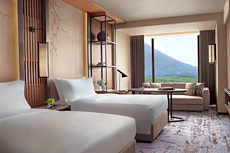 Higashiyama, Suite, Bedroom 1: 1 King, Bedroom 2: 2 Twin, Mount Yotei view