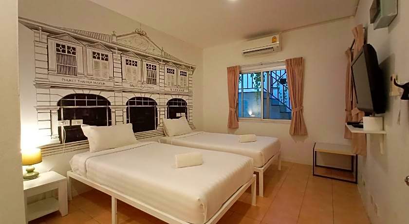 Chino Town Gallery Alley