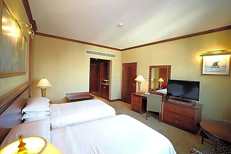 Habtoor Metropolitan Palace Hotel