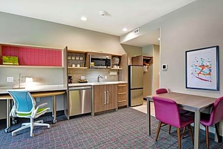 One-Bedroom King Suite - Non-Smoking