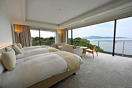 Suite Triple Room( Top Floor) - Indoor Bath - Non-Smoking