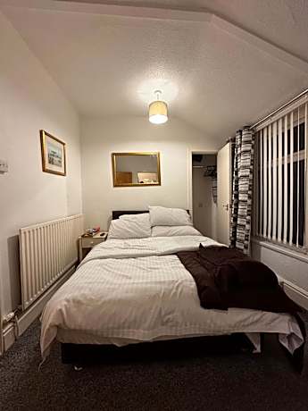Double or Twin Room with Private Bathroom