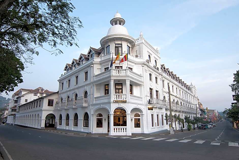 Queen'S Hotel
