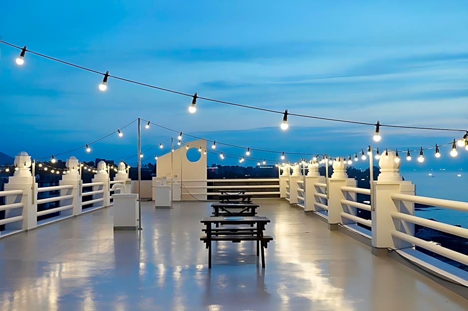Cocoon Hotel