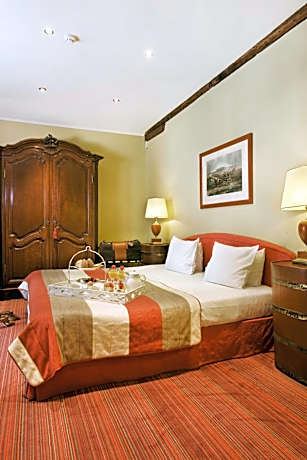 Suite with Canal View