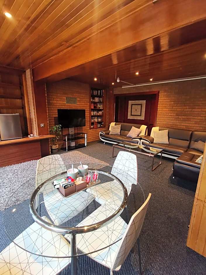 The Elmsleigh Suite at Claremont Hotel