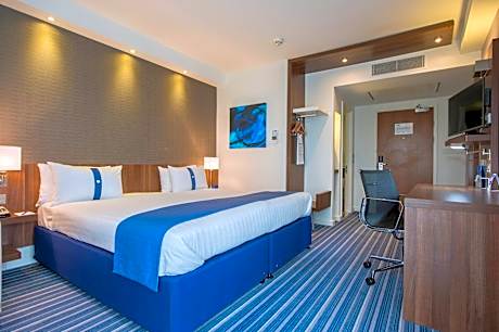 Standard King Room with Free Hot Breakfast and River View