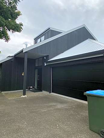 Modern Central Auckland