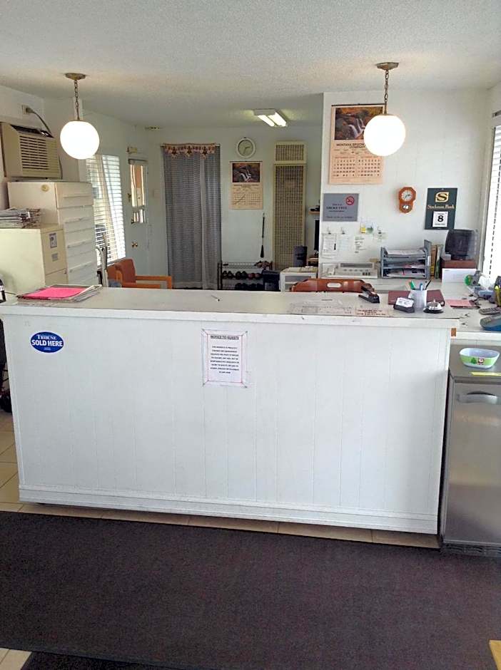 Ski's Western Motel