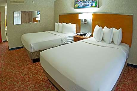 2 Queen Beds Nonsmoking