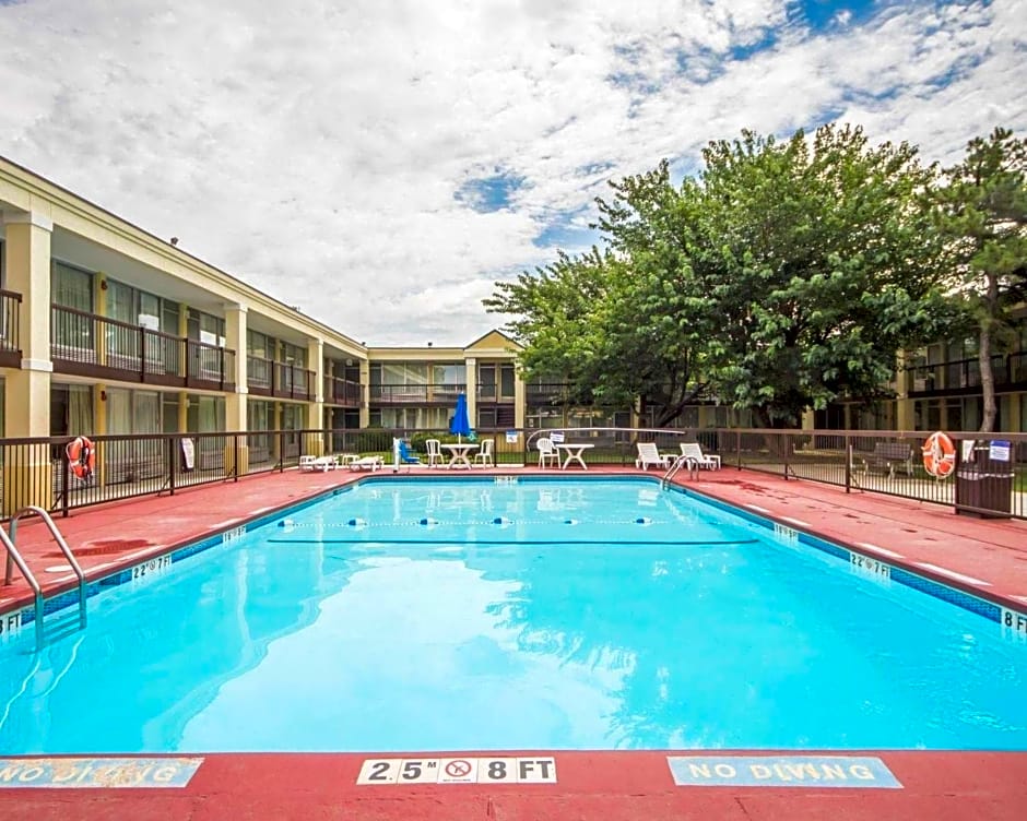 Quality Inn Ponca City Route 77