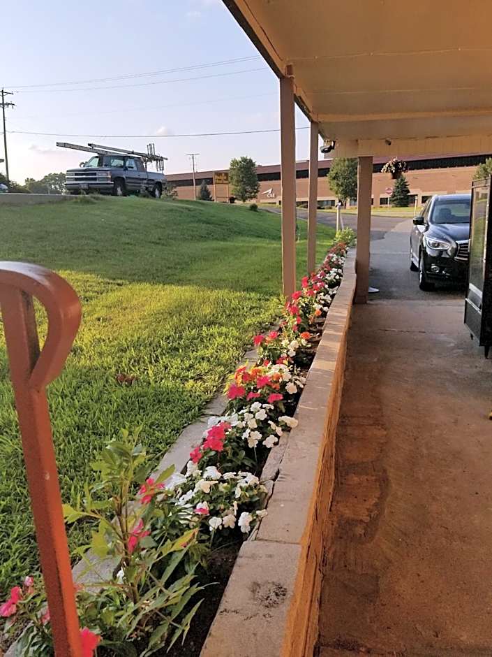 Budget Host Inn Eagan – Eagan, MN