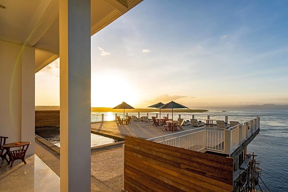 Samuh Sunset Nusa Penida by Pramana Villas