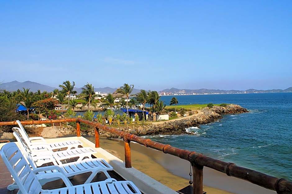 Villas del Palmar Manzanillo with Beach Club