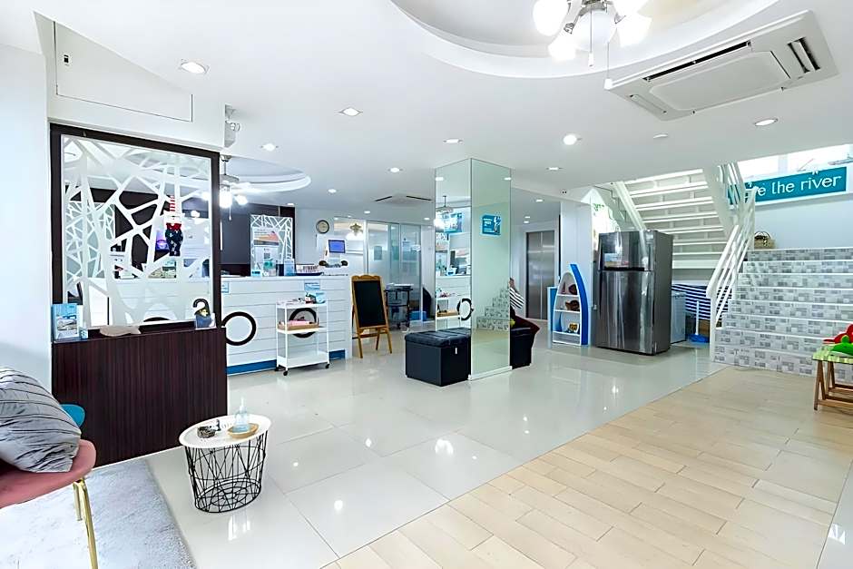 Bed By Boat Hotel & Apartment