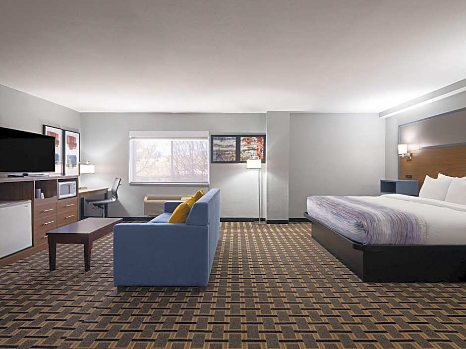 AmericInn by Wyndham Woodstock IL