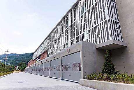 Pocheon Hotel Commune Motel